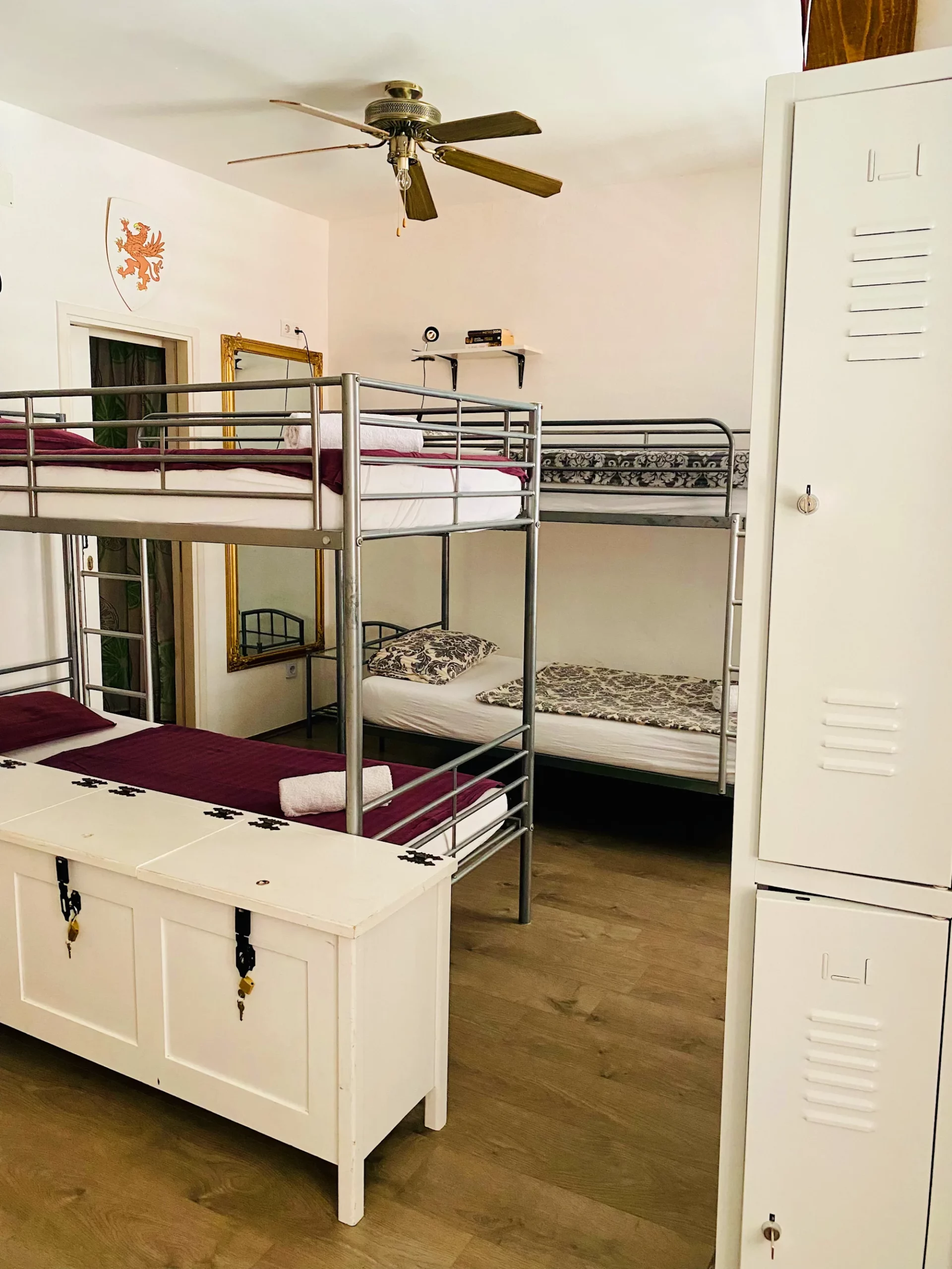 Kings Landing Hostel Old Town